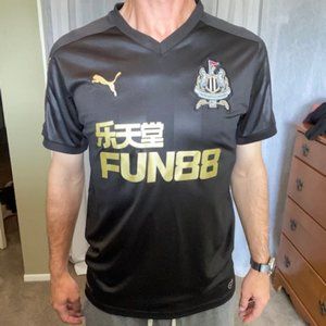 Puma - Newcastle United 125th Anniversary Kit - Third Kit -  Size Medium - Black